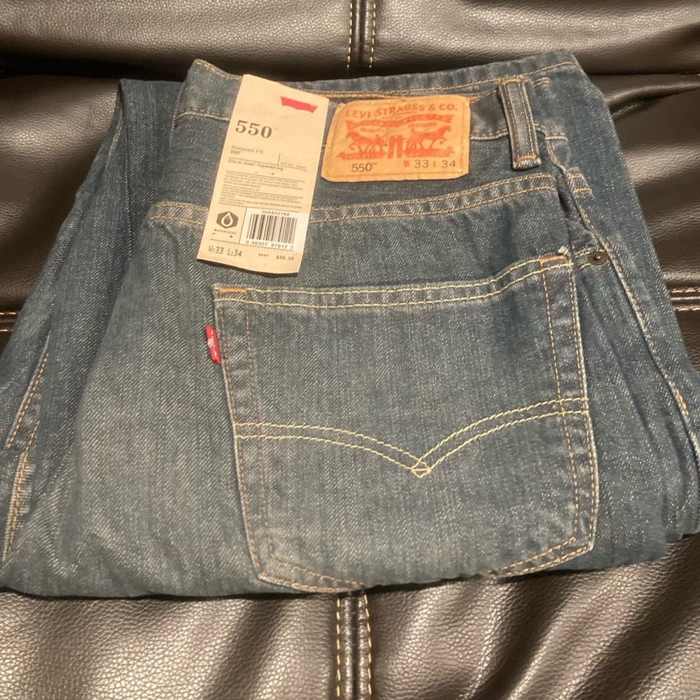 NWT Levi’s men’s relaxed fit 550